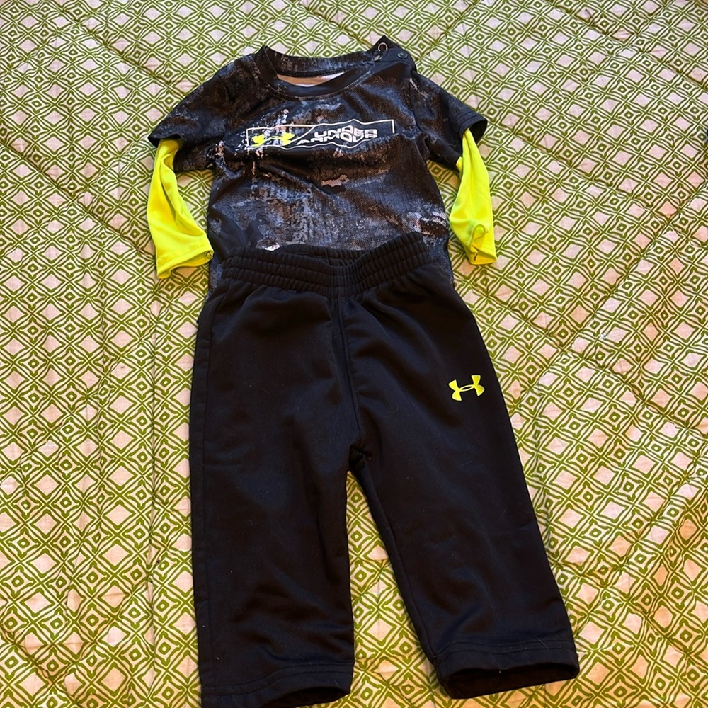 Under Armour 3/6 little boys set.